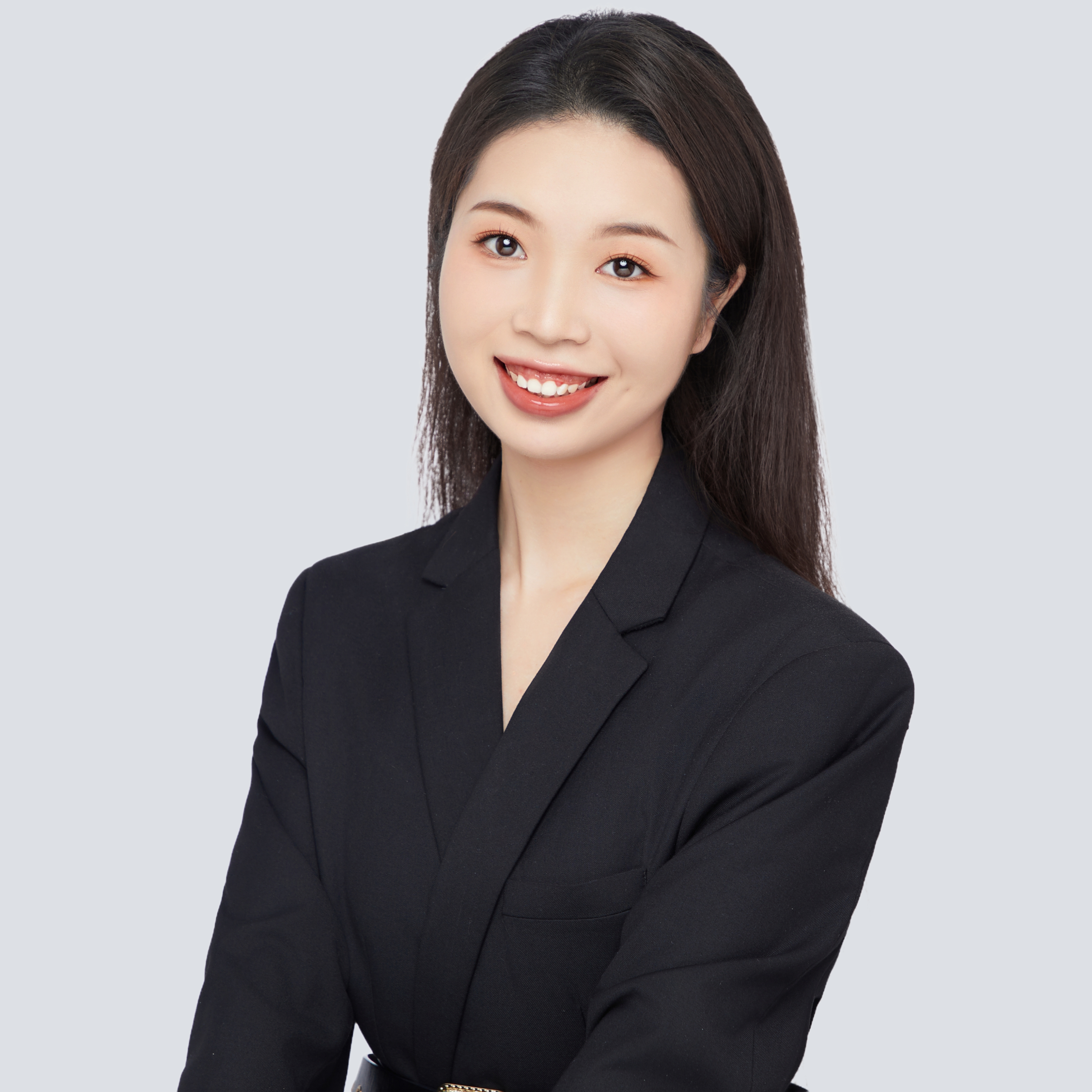 Xinyi Hou